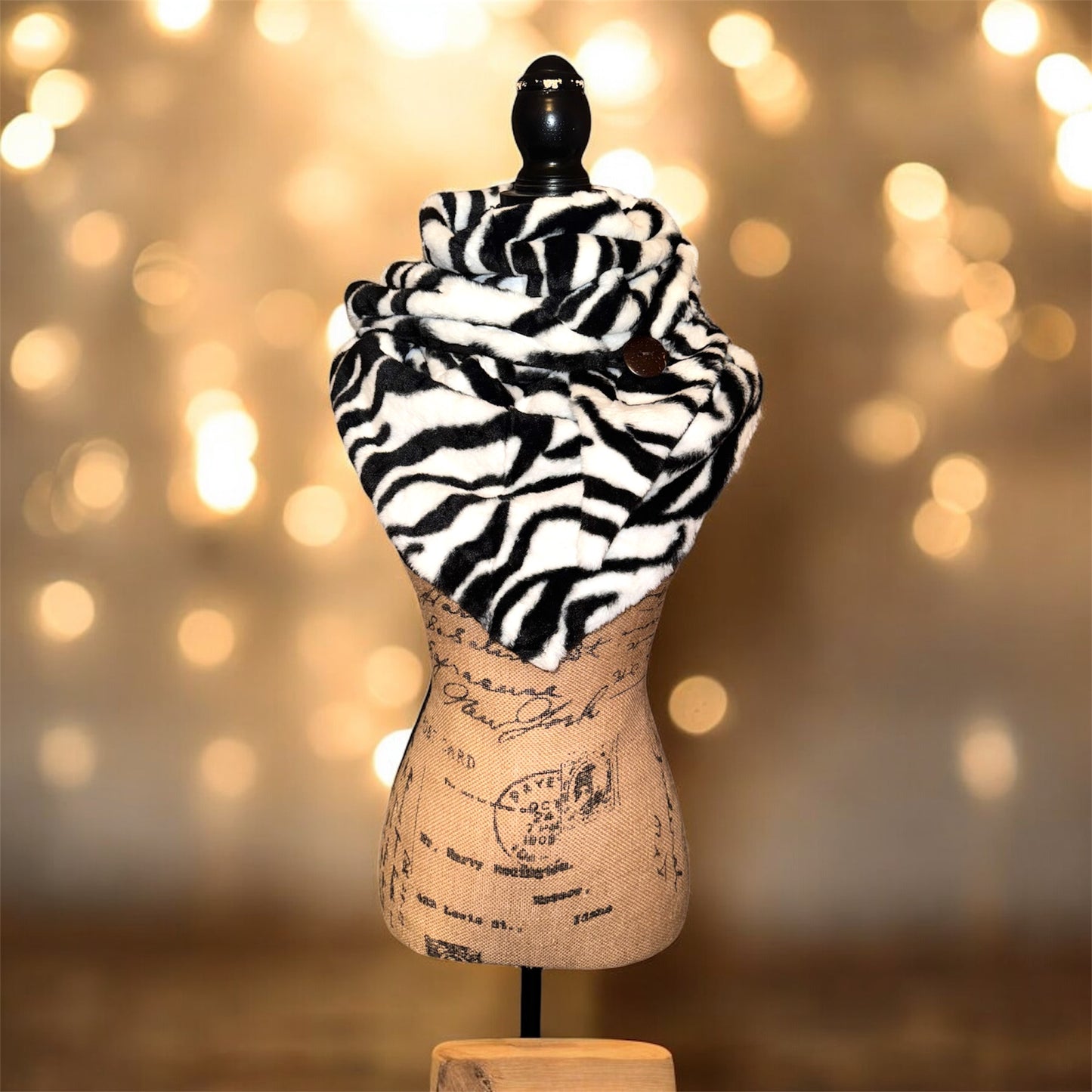 Kuschel-Plüschdreieckstuch mit Knopf