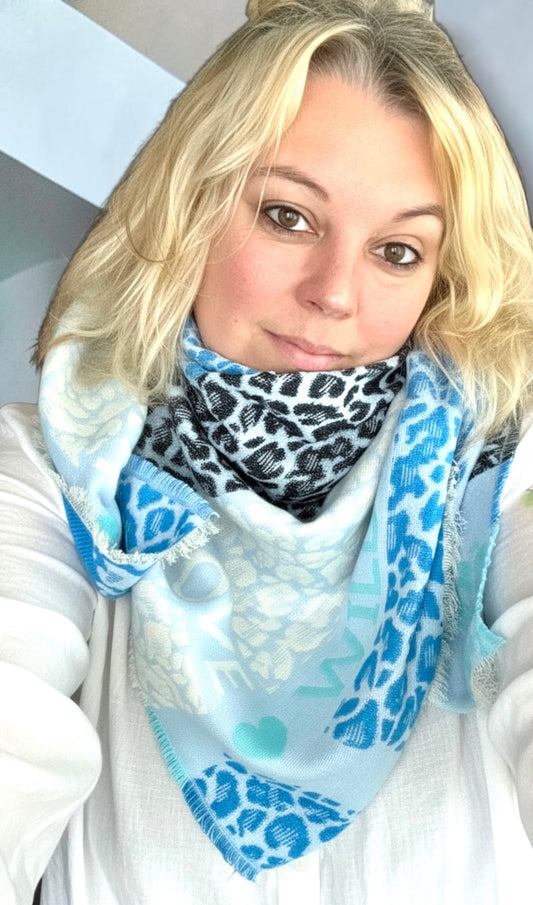 XXL Schal „Blue Leo Love“, 100 % Viskose