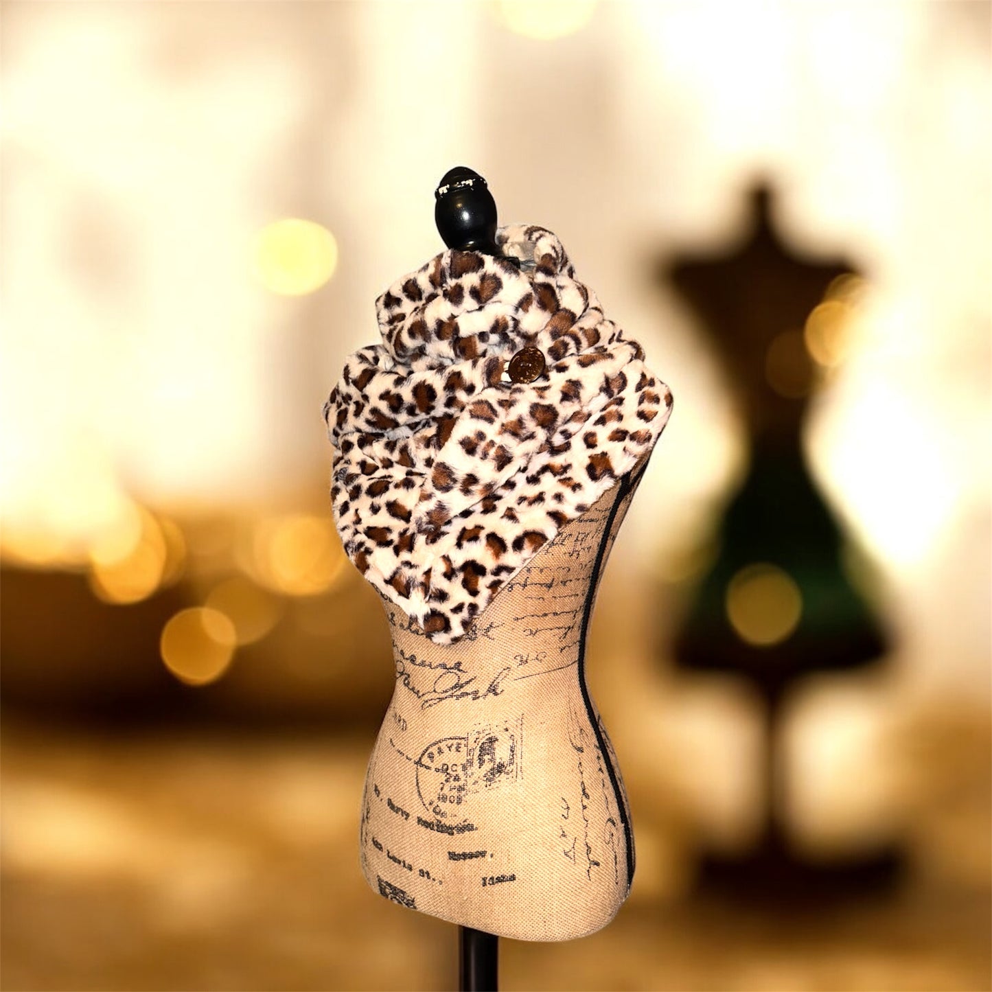 Kuschel-Plüschdreieckstuch mit Knopf