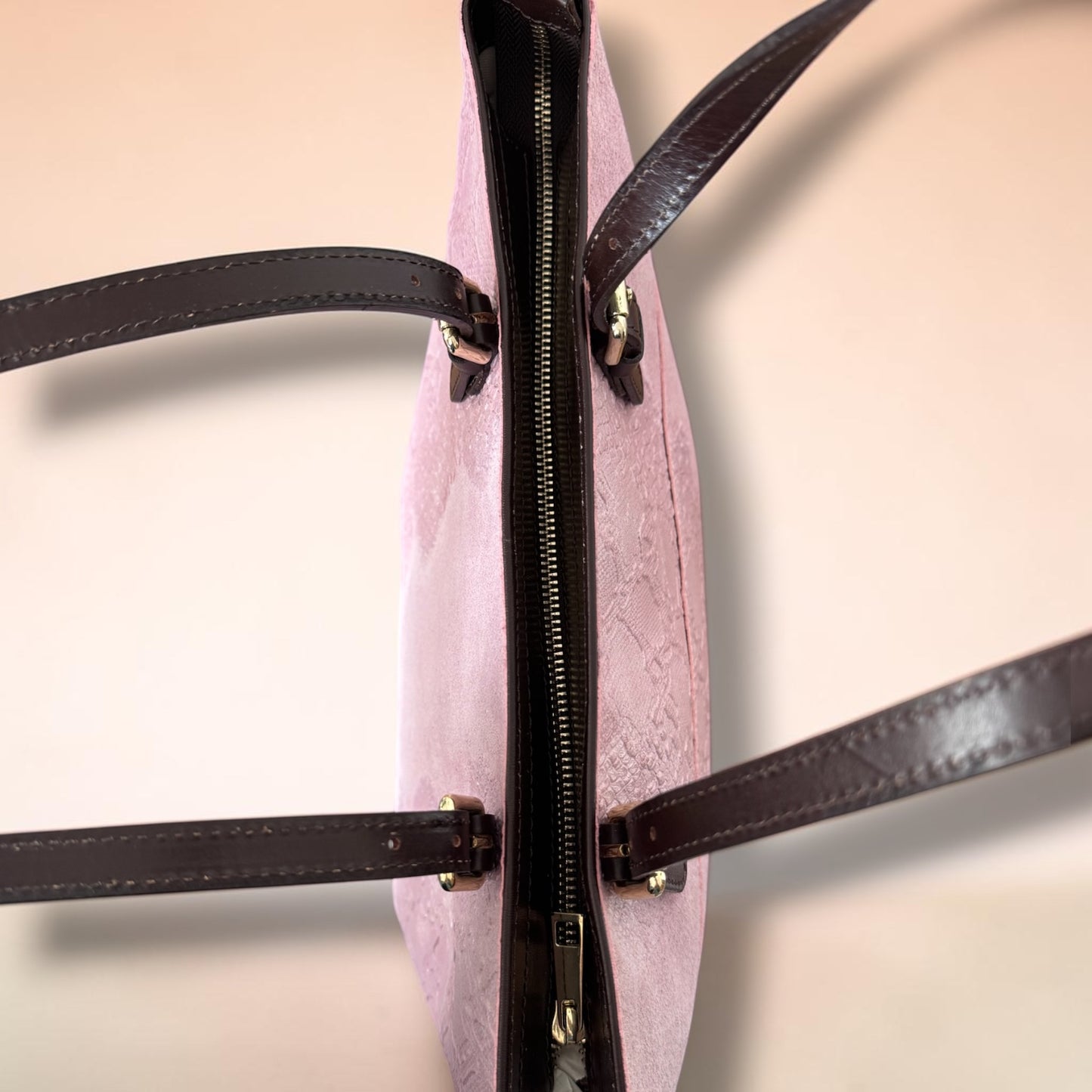Tasche mit geprägtem Reptil-Look in Leder